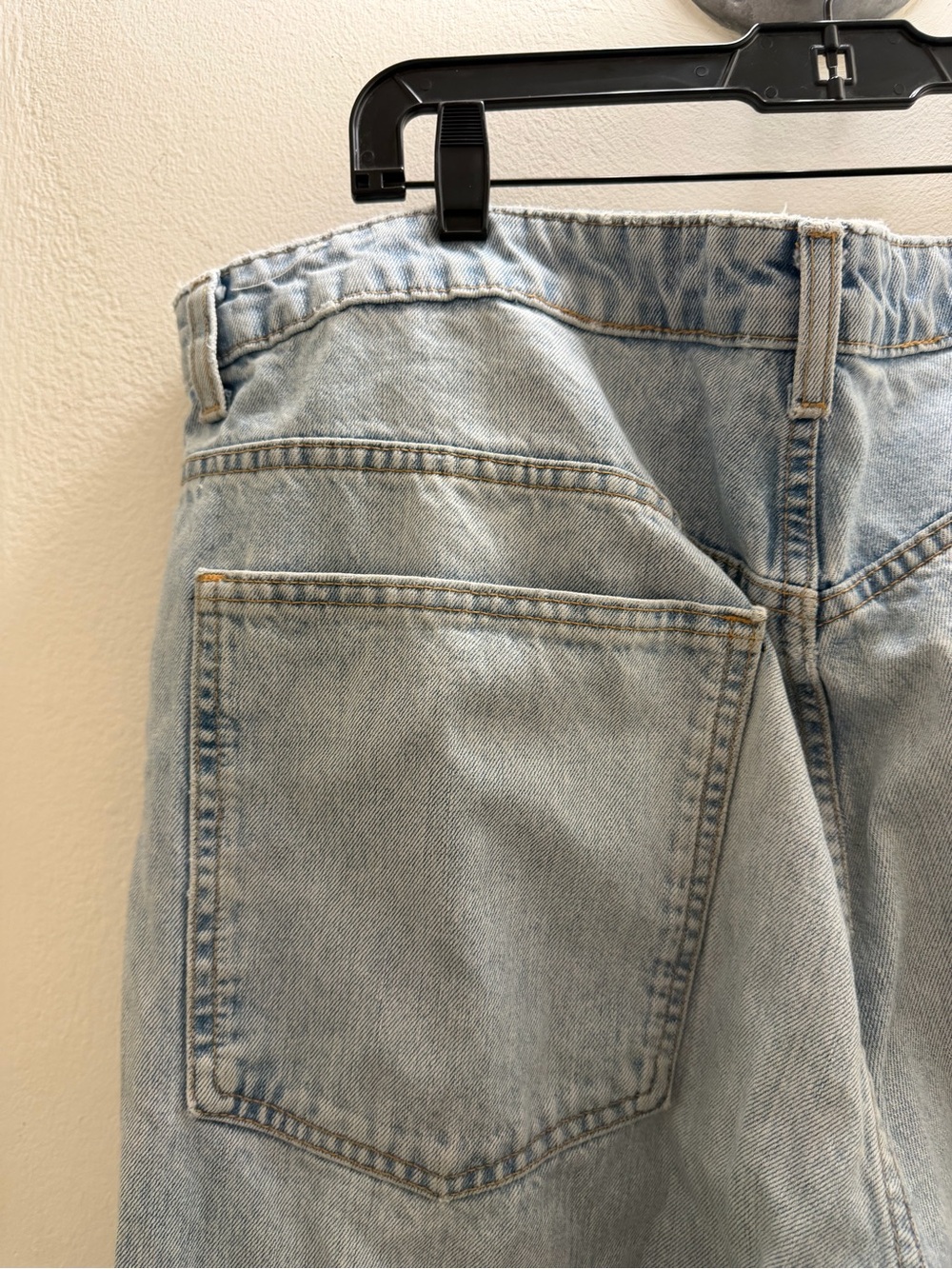 Zara Barrel Leg Jeans - Picture 6 of 6